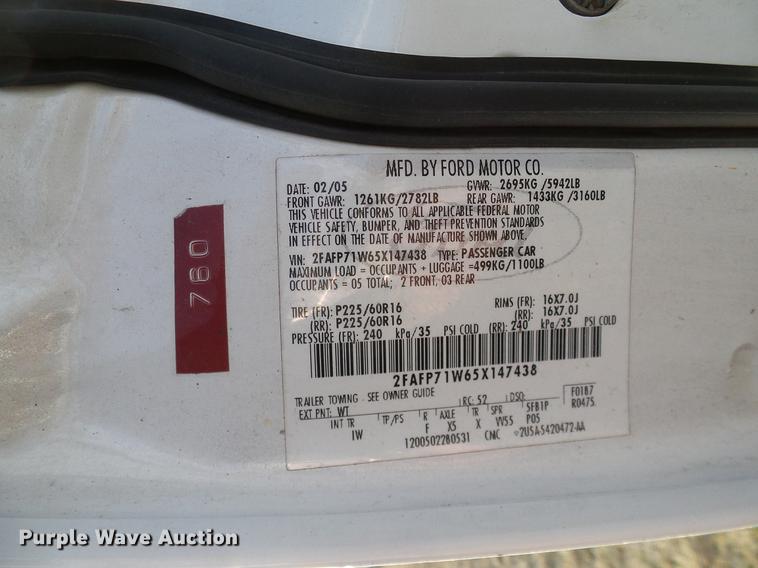 image for item DD1389 2005 Ford Crown Victoria Police Interceptor