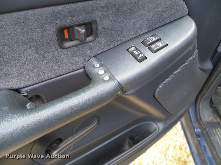 image for item DD1390 2002 Chevrolet Silverado 1500 pickup truck