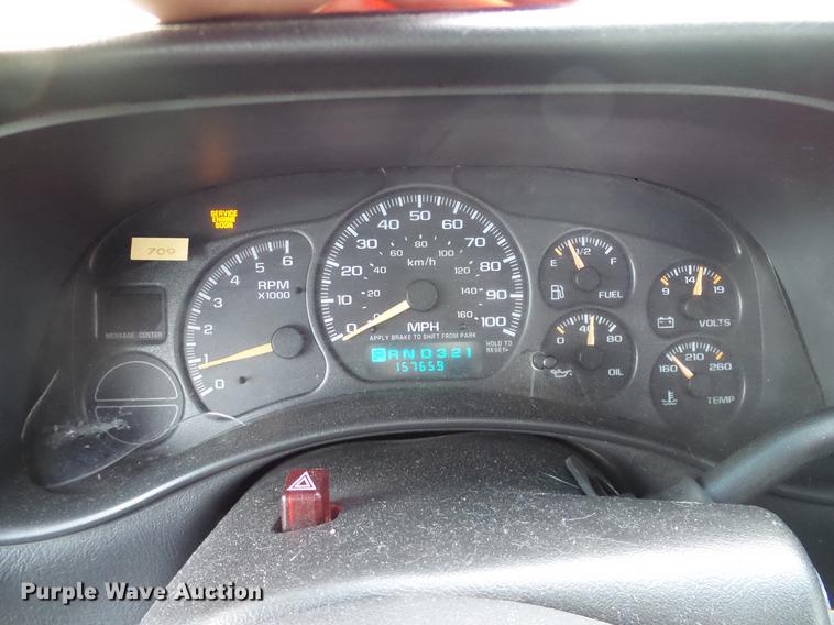 image for item DD1390 2002 Chevrolet Silverado 1500 pickup truck