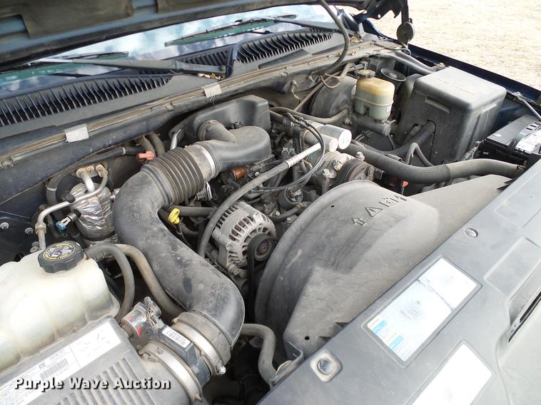 image for item DD1390 2002 Chevrolet Silverado 1500 pickup truck