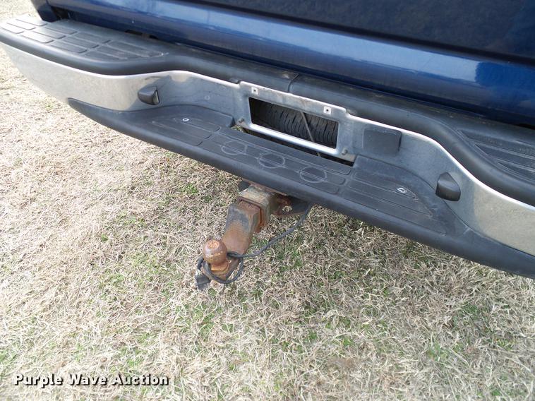 image for item DD1390 2002 Chevrolet Silverado 1500 pickup truck