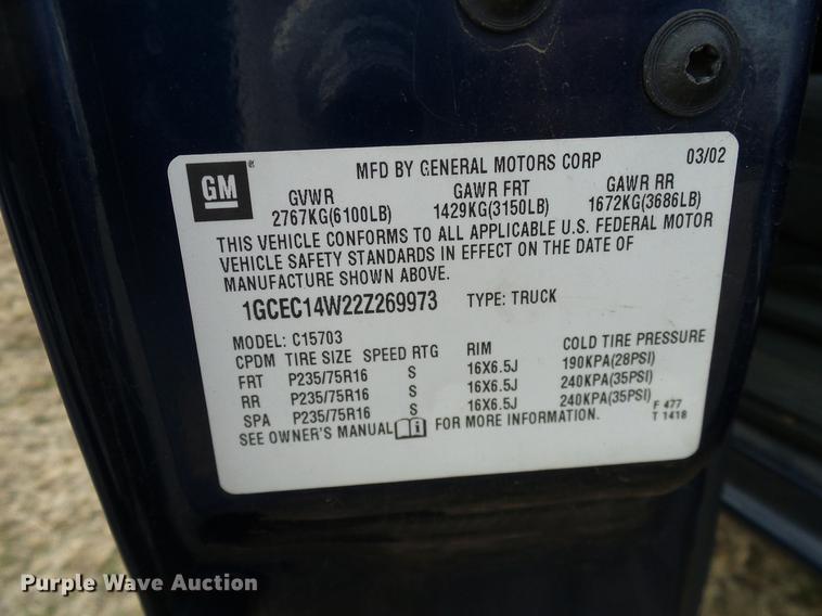 image for item DD1390 2002 Chevrolet Silverado 1500 pickup truck