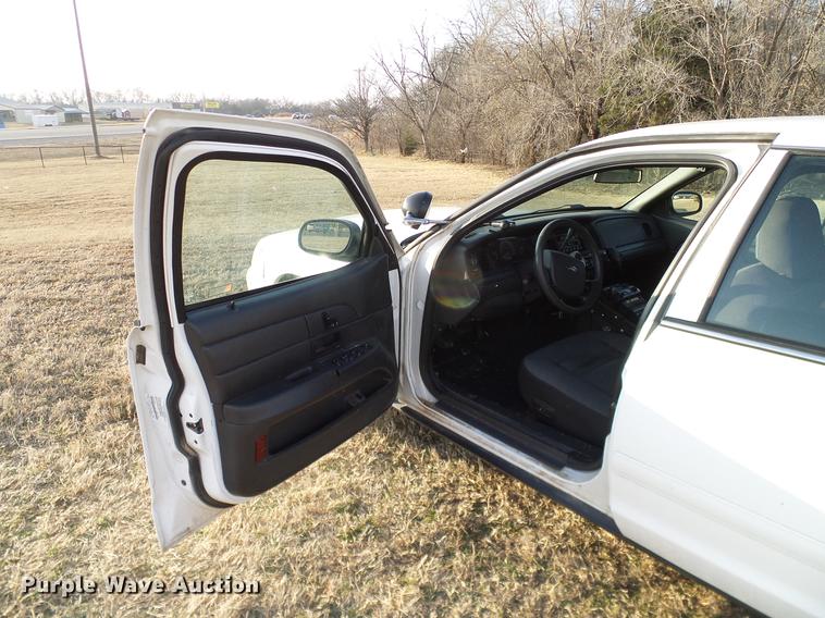 image for item DD1391 2005 Ford Crown Victoria Police Interceptor