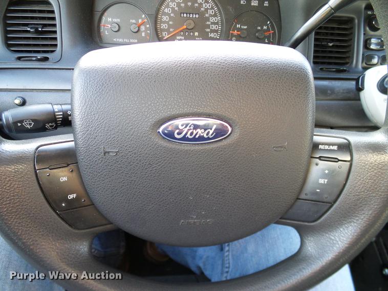 image for item DD1391 2005 Ford Crown Victoria Police Interceptor