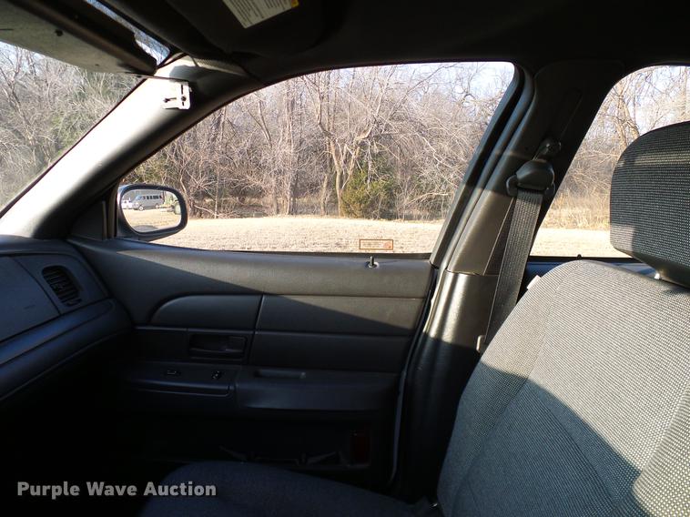 image for item DD1391 2005 Ford Crown Victoria Police Interceptor