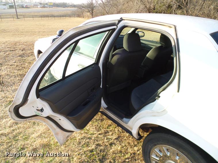 image for item DD1391 2005 Ford Crown Victoria Police Interceptor