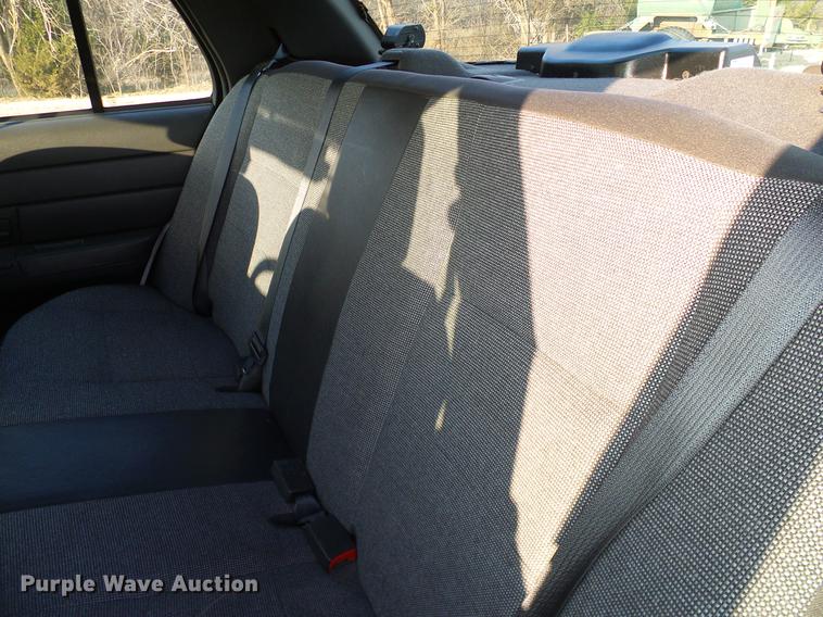 image for item DD1391 2005 Ford Crown Victoria Police Interceptor