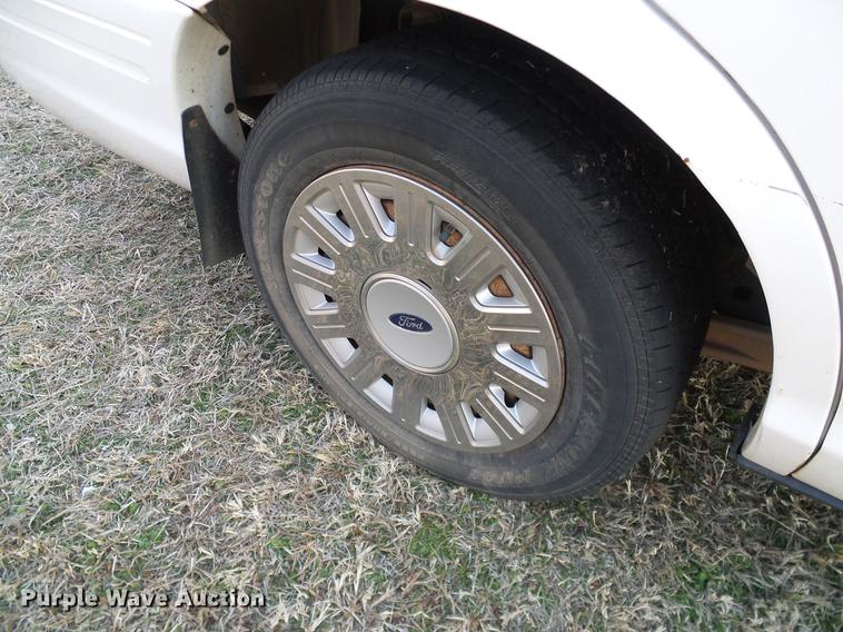 image for item DD1391 2005 Ford Crown Victoria Police Interceptor