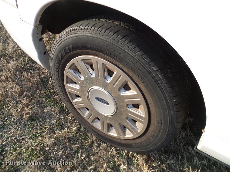 image for item DD1391 2005 Ford Crown Victoria Police Interceptor