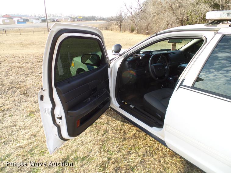 image for item DD1392 2010 Ford Crown Victoria Police Interceptor