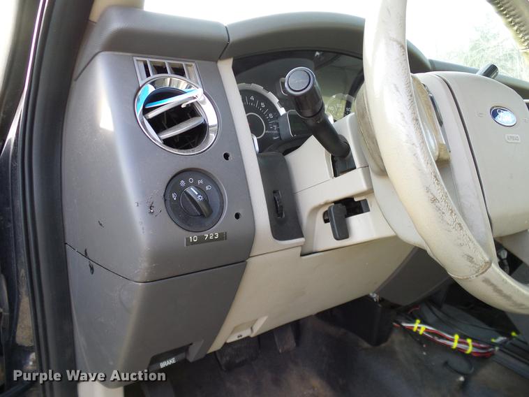 image for item DD1393 2010 Ford Expedition XLT SUV