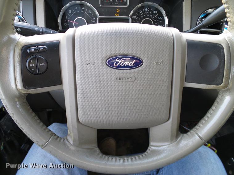 image for item DD1393 2010 Ford Expedition XLT SUV