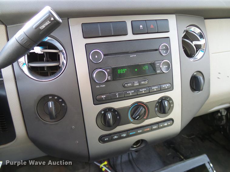 image for item DD1393 2010 Ford Expedition XLT SUV
