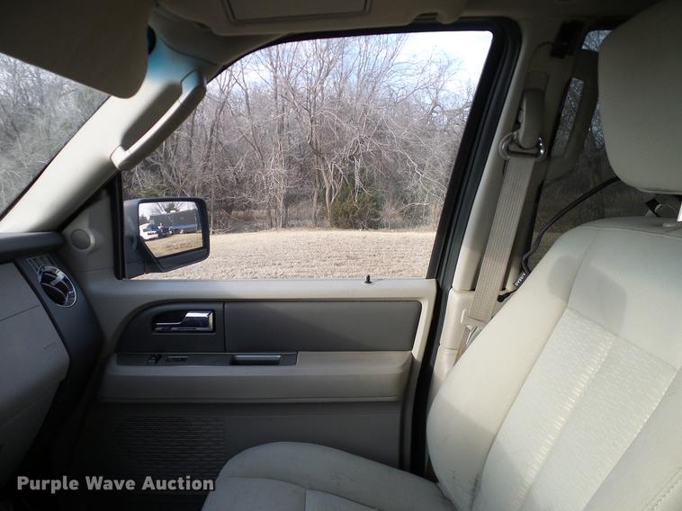 image for item DD1393 2010 Ford Expedition XLT SUV