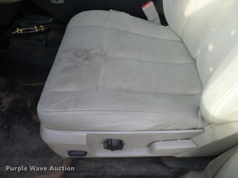 image for item DD1393 2010 Ford Expedition XLT SUV