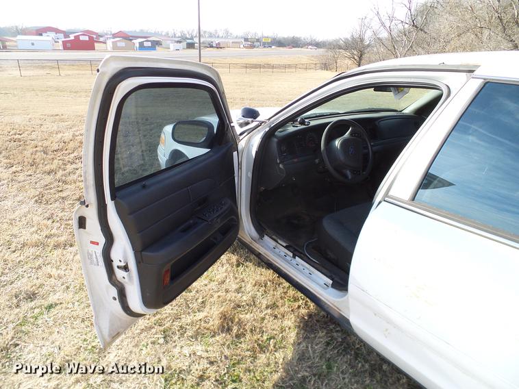 image for item DD1394 2003 Ford Crown Victoria Police Interceptor