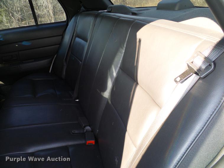 image for item DD1394 2003 Ford Crown Victoria Police Interceptor