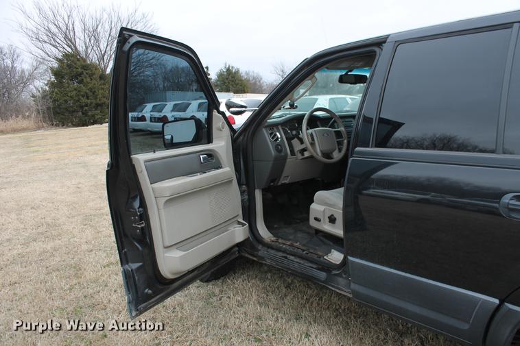 image for item DD1395 2010 Ford Expedition XLT SUV