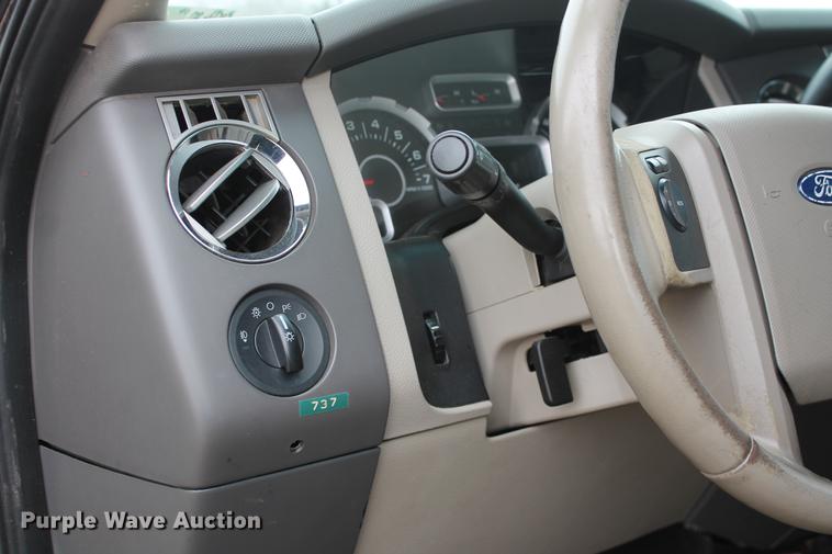 image for item DD1395 2010 Ford Expedition XLT SUV