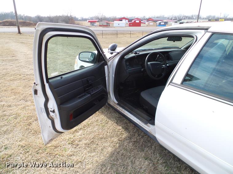 image for item DD1396 2006 Ford Crown Victoria Police Interceptor
