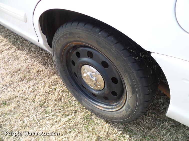 image for item DD1397 2011 Ford Crown Victoria Police Interceptor