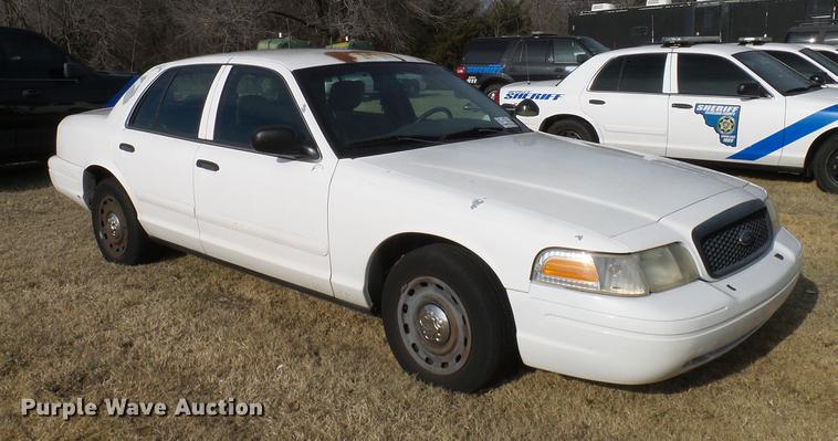 image for item DD1398 2003 Ford Crown Victoria Police Interceptor