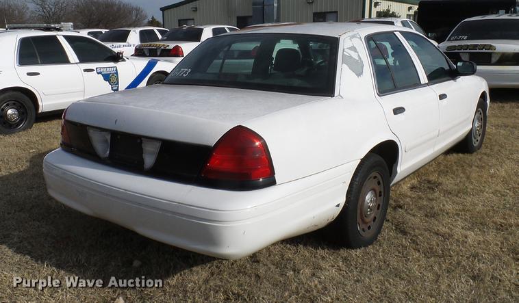 image for item DD1398 2003 Ford Crown Victoria Police Interceptor