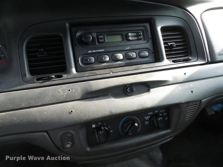 image for item DD1398 2003 Ford Crown Victoria Police Interceptor