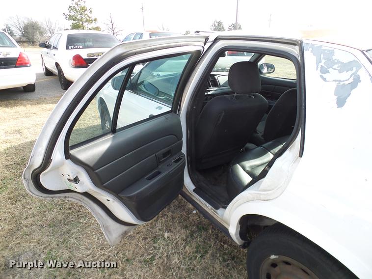image for item DD1398 2003 Ford Crown Victoria Police Interceptor