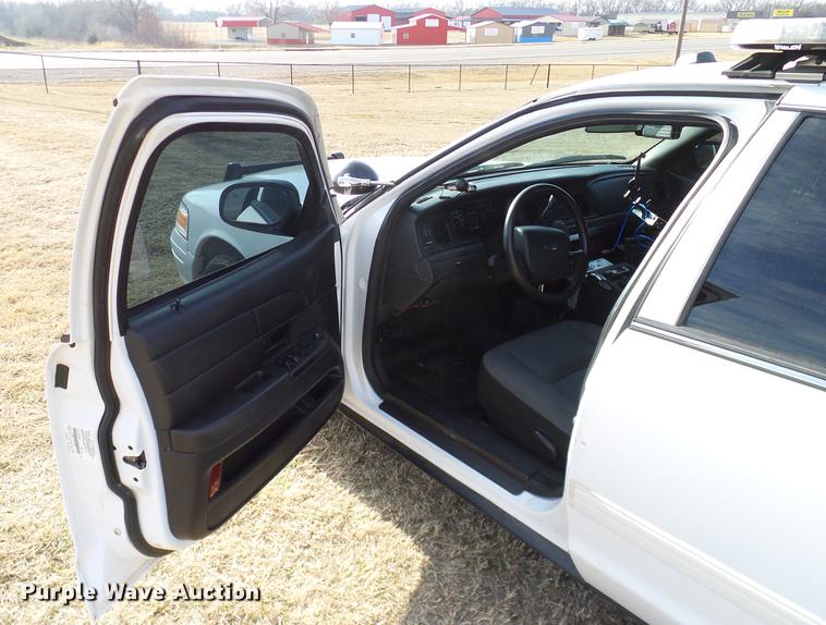 image for item DD1399 2011 Ford Crown Victoria Police Interceptor