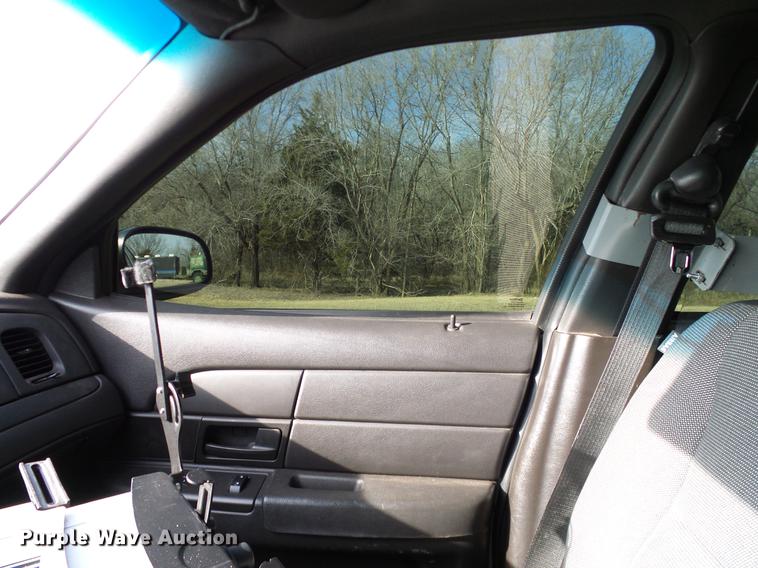 image for item DD1400 2010 Ford Crown Victoria Police Interceptor
