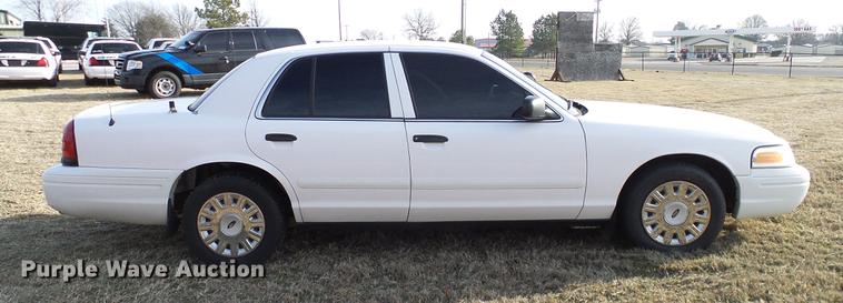 image for item DD1402 2005 Ford Crown Victoria Police Interceptor