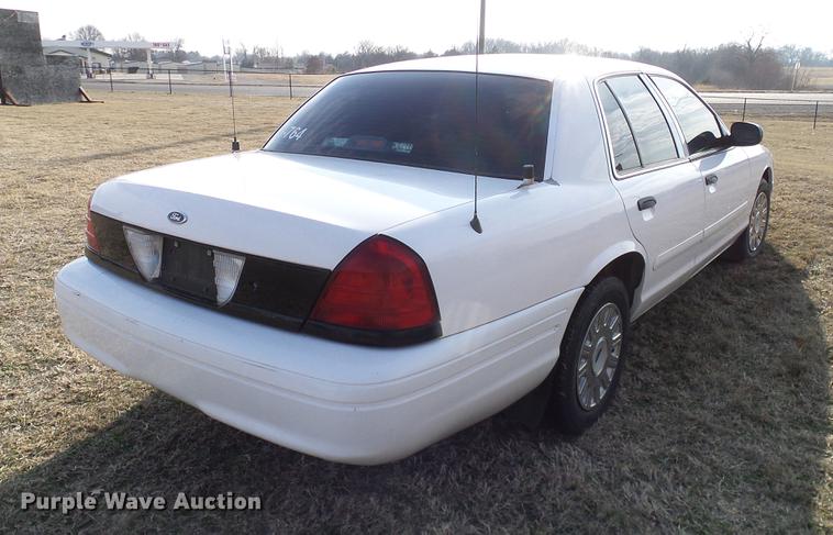 image for item DD1402 2005 Ford Crown Victoria Police Interceptor