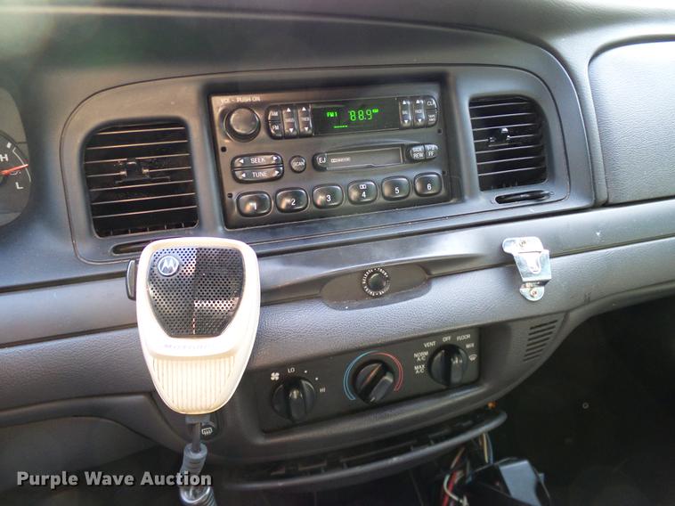 image for item DD1402 2005 Ford Crown Victoria Police Interceptor