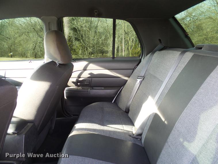 image for item DD1402 2005 Ford Crown Victoria Police Interceptor