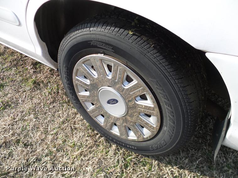 image for item DD1402 2005 Ford Crown Victoria Police Interceptor