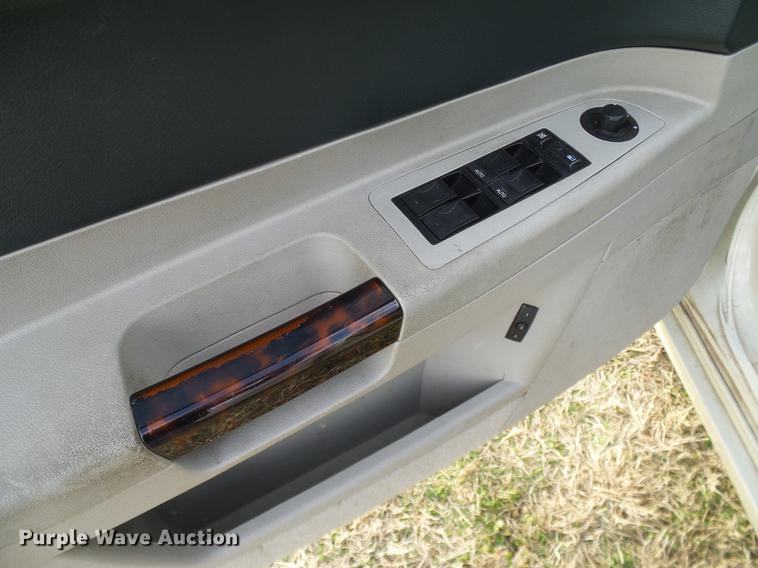 image for item DD1403 2005 Chrysler 300 C