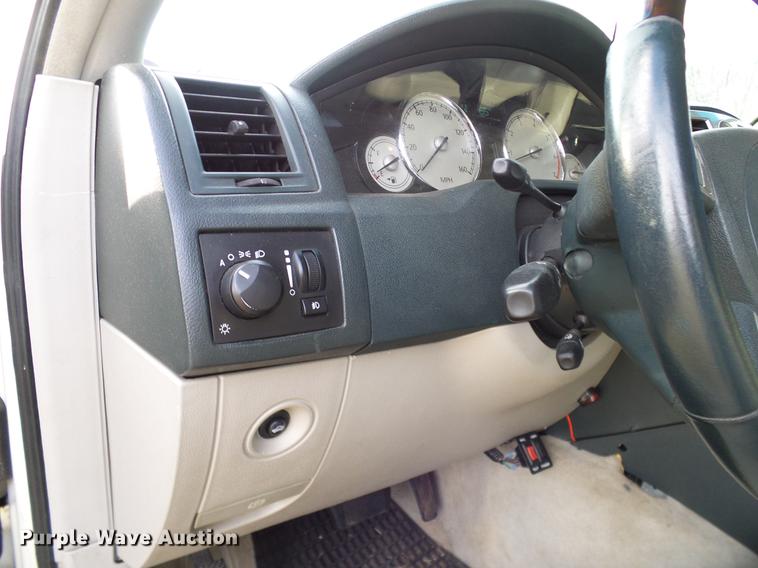 image for item DD1403 2005 Chrysler 300 C