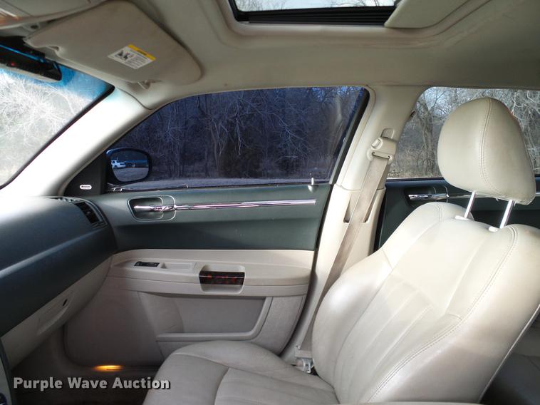 image for item DD1403 2005 Chrysler 300 C