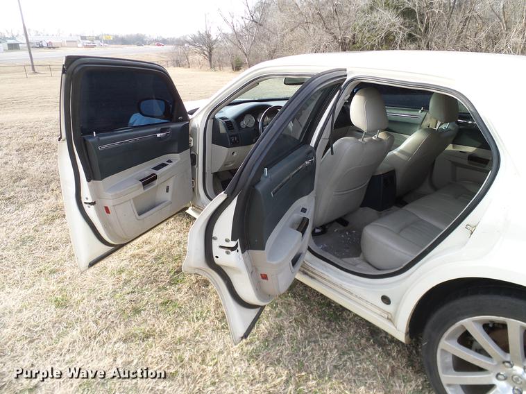 image for item DD1403 2005 Chrysler 300 C