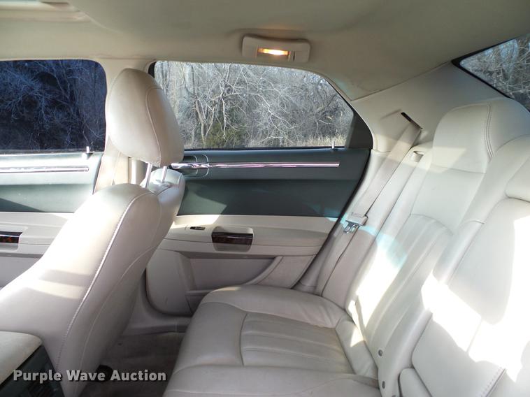 image for item DD1403 2005 Chrysler 300 C