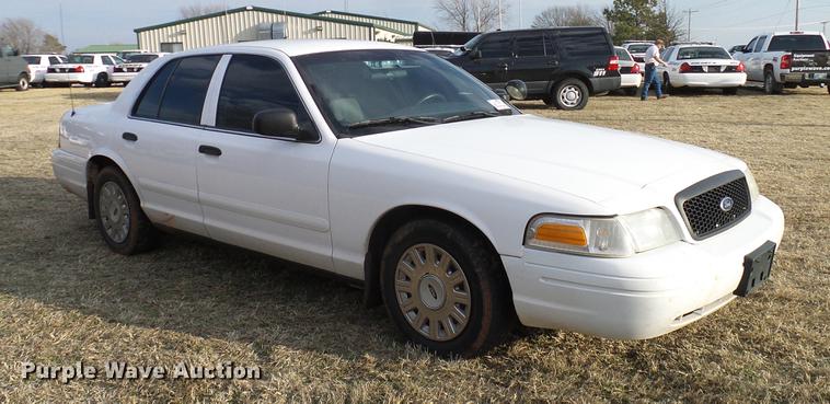 image for item DD1404 2005 Ford Crown Victoria Police Interceptor
