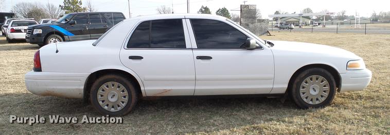 image for item DD1404 2005 Ford Crown Victoria Police Interceptor