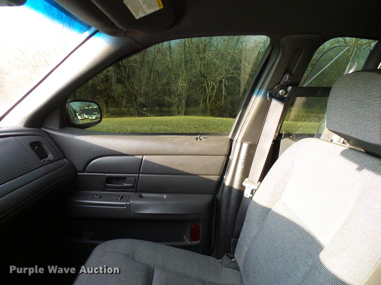 image for item DD1404 2005 Ford Crown Victoria Police Interceptor