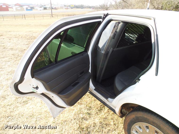 image for item DD1404 2005 Ford Crown Victoria Police Interceptor