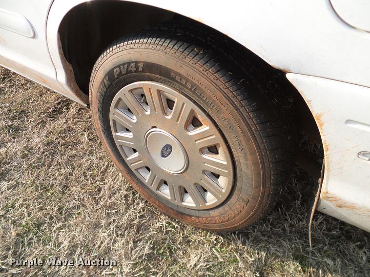 image for item DD1404 2005 Ford Crown Victoria Police Interceptor