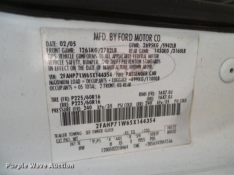 image for item DD1404 2005 Ford Crown Victoria Police Interceptor