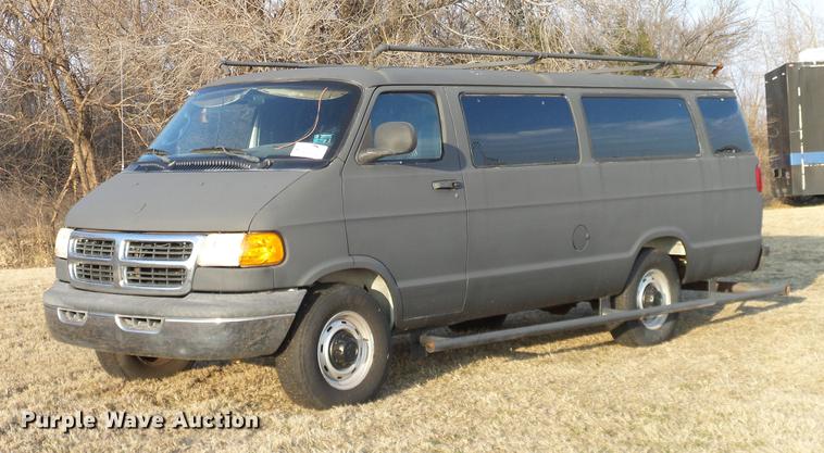 image for item DD1405 2001 Dodge Ram Wagon B3500 Maxi van