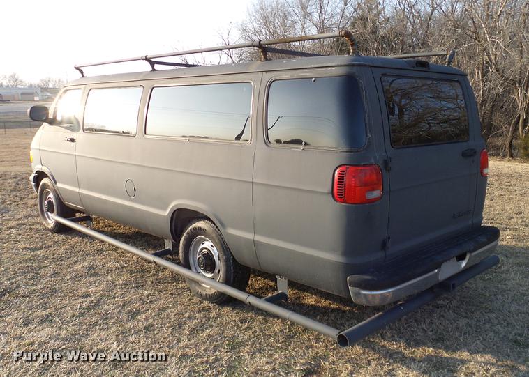 image for item DD1405 2001 Dodge Ram Wagon B3500 Maxi van