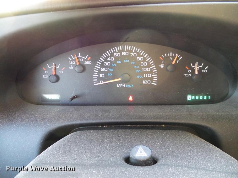 image for item DD1405 2001 Dodge Ram Wagon B3500 Maxi van